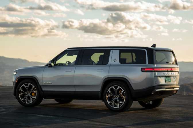 Rivian R1S Performance Max Pack (2023)
