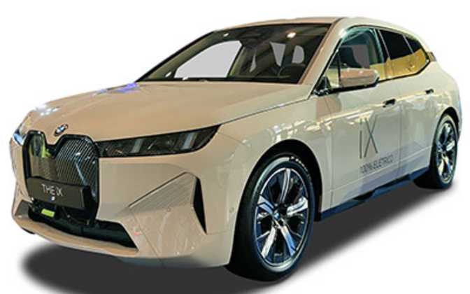 BMW iX M70 (2026) araba